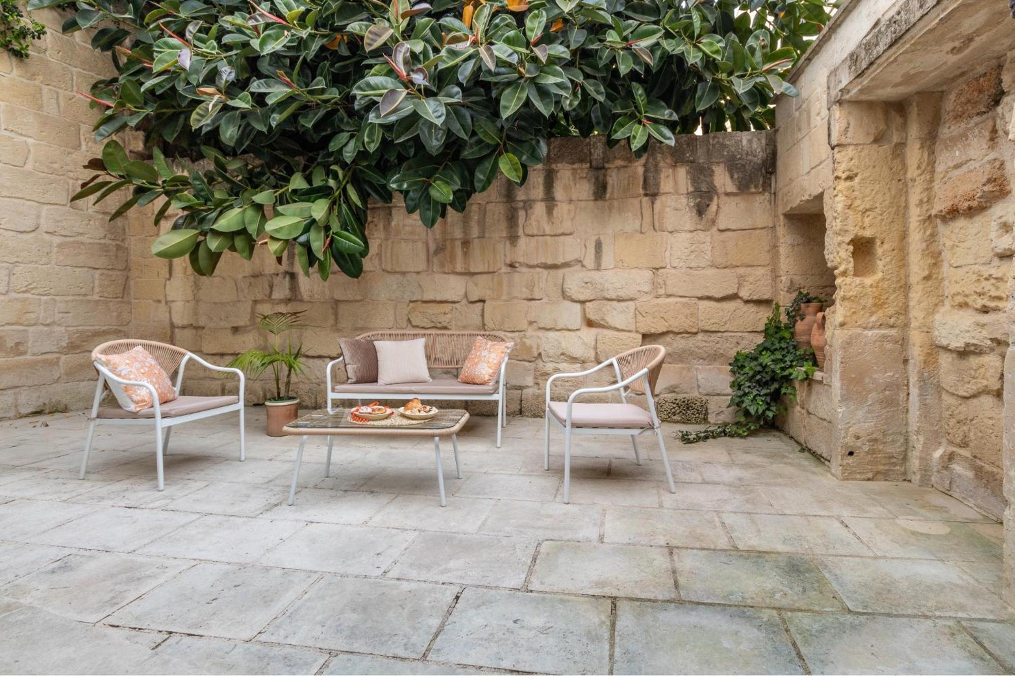 Il Giardino Dei Mesagnesi - Lecce Selection Apartment Bagian luar foto